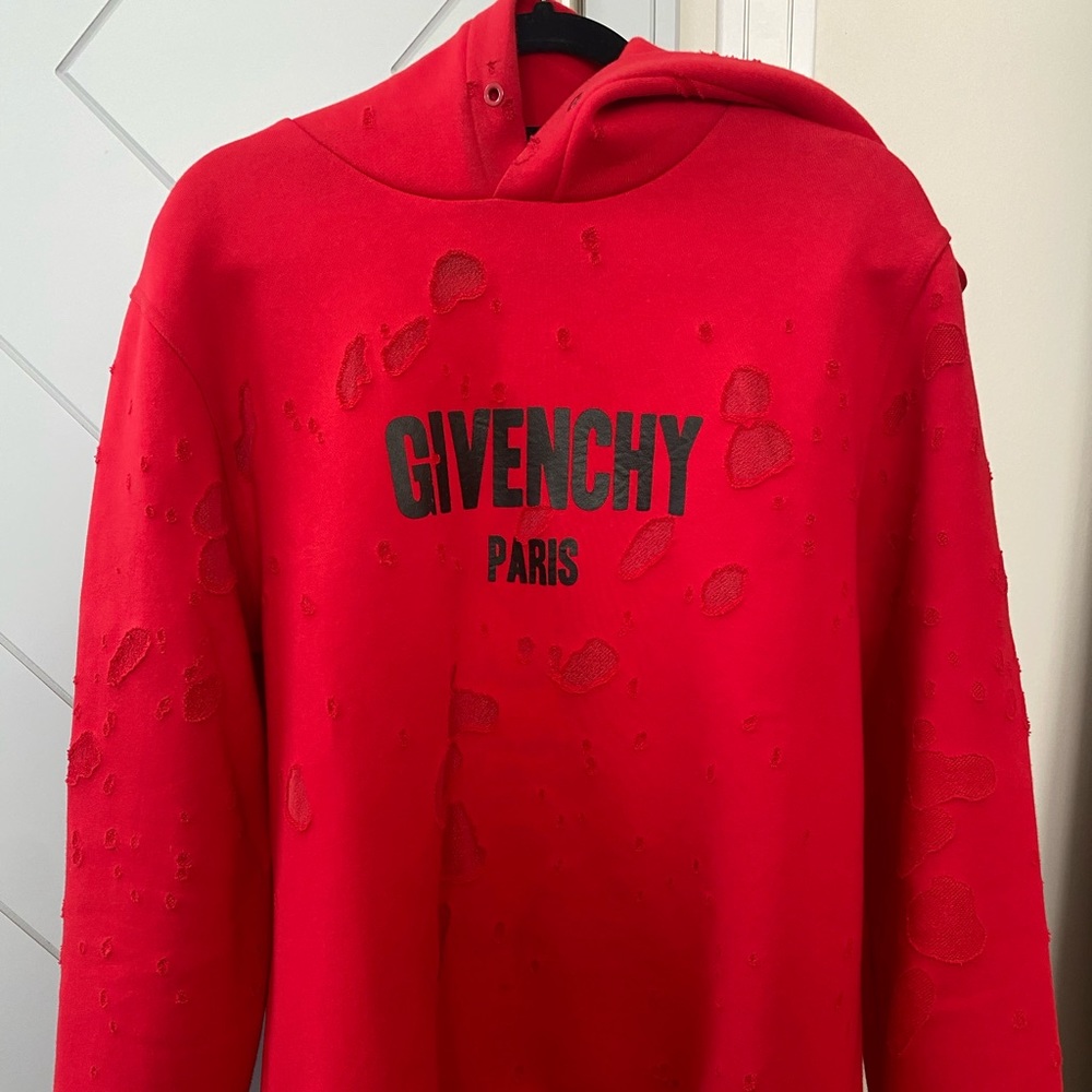 Givenchy men’s hoodie, unsure about authenticity